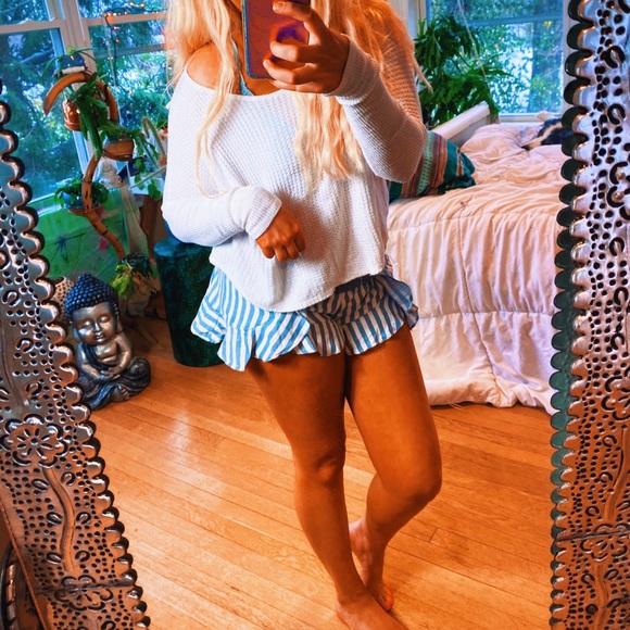 Alya Cozy White Angelic Short a Tunic Top ✨ - Picture 6 of 7